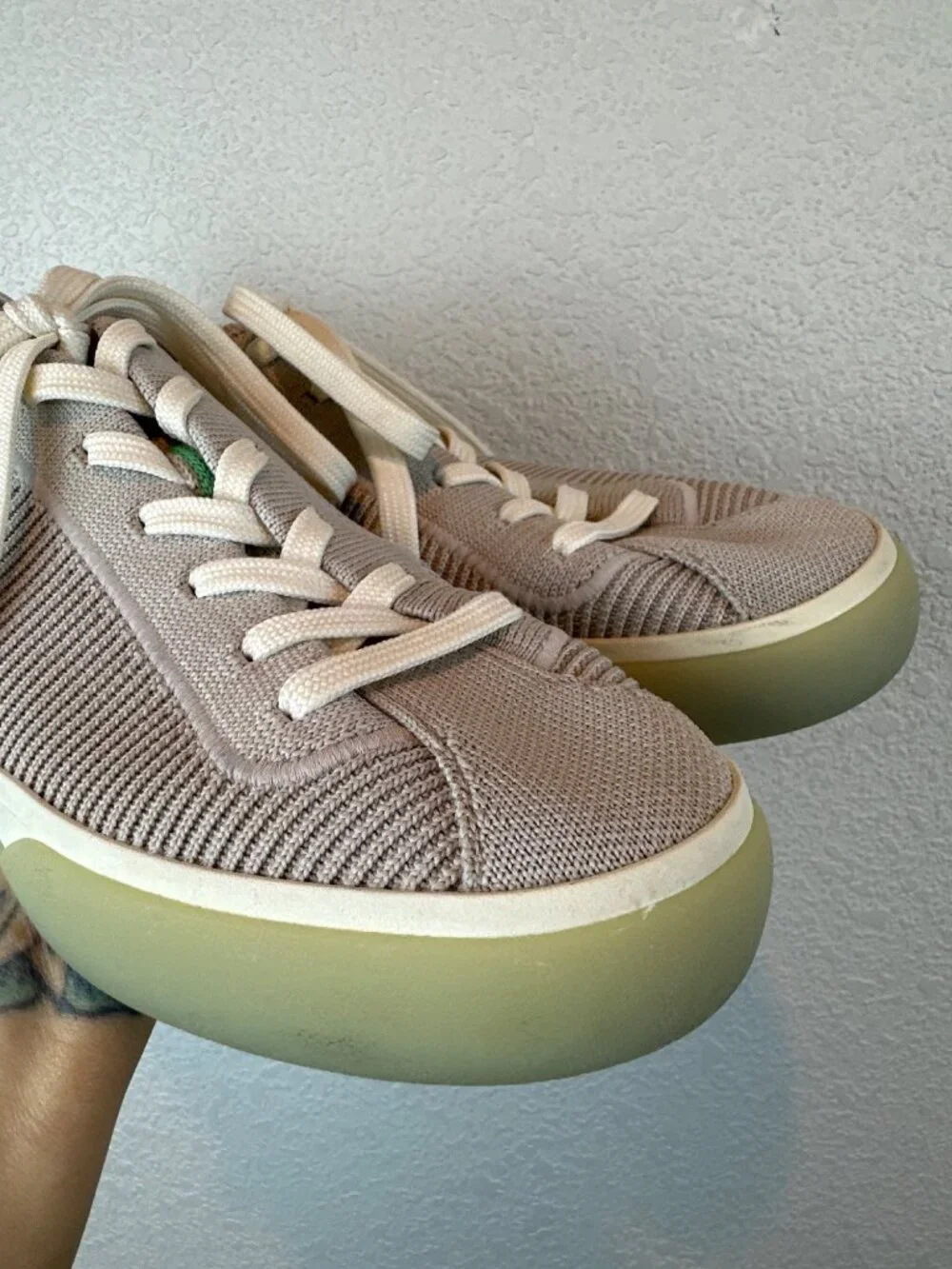 Rothy's The Lace Up Knit Sneakers Taupe Beige Size 8 Washable Comfort Shoes
